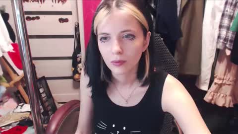 ValeriaXKiss online show from 03/10/25, 06:23