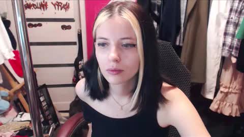 ValeriaXKiss online show from 03/11/25, 06:30