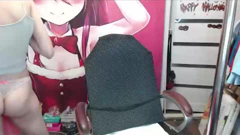 Snapshot of valeriaxkiss chatting on 05/18/26, 12:51 ValeriaXKiss online show from 05/18/26, 12:51