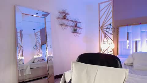 Valerie  online show from 11/16/25, 09:20