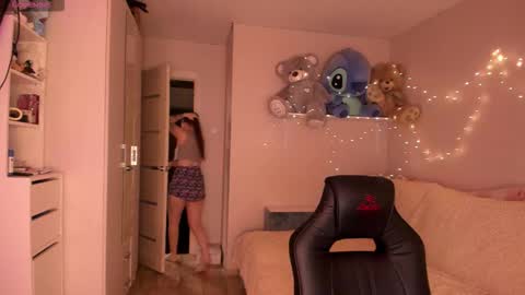 Snapshot of valerie_cutee chatting on 02/26/26, 01:54 Lera online show from 02/26/26, 01:54