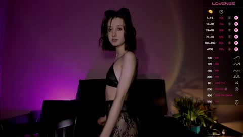 Snapshot of valerie_mooon chatting on 03/10/25, 10:34 Kristi moony online show from 03/10/25, 10:34