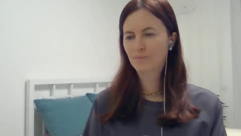 valerie_rose777 online show from 02/17/25, 07:42