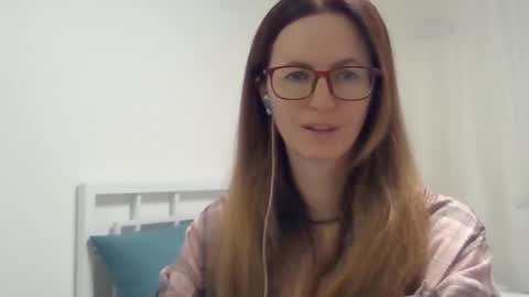 valerie_rose777 online show from 10/19/25, 06:30