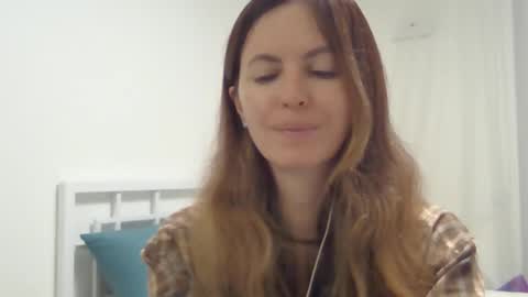 valerie_rose777 online show from 11/06/25, 08:10