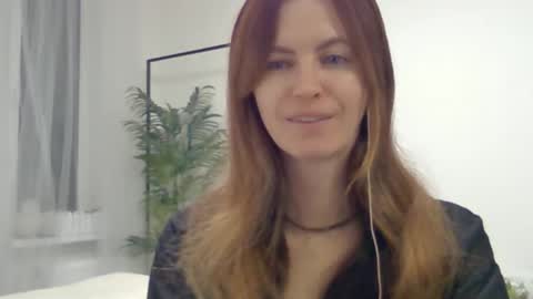 valerie_rose777 online show from 12/03/25, 08:29