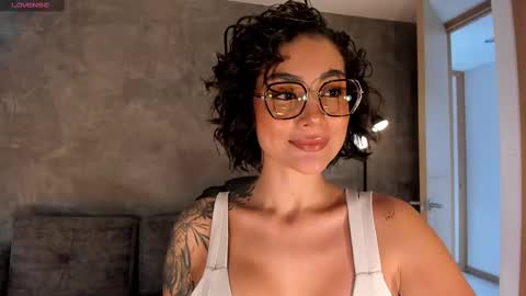  call me Val  online show from 10/31/25, 04:19