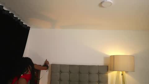 Snapshot of valeriebony chatting on 02/03/25, 04:14 Valerie Style3 online show from 02/03/25, 04:14