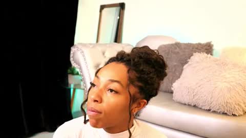 Snapshot of valeriebony chatting on 10/21/25, 03:51 Valerie Style3 online show from 10/21/25, 03:51