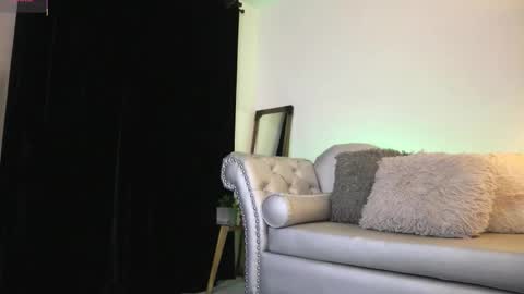 Snapshot of valeriebony chatting on 11/03/25, 04:25 Valerie Style3 online show from 11/03/25, 04:25