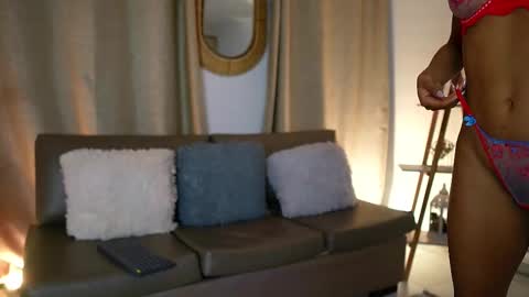 Snapshot of valeriebony chatting on 11/26/25, 04:35 Valerie Style3 online show from 11/26/25, 04:35