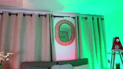 Snapshot of valeriebony chatting on 12/03/25, 04:09 Valerie Style3 online show from 12/03/25, 04:09