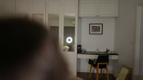 Valerie online show from 10/11/25, 02:33