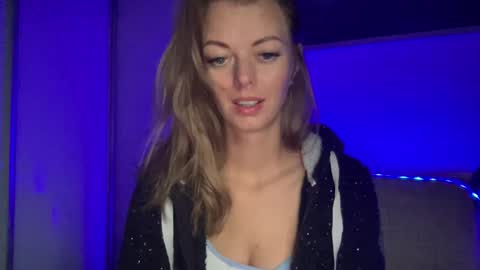 Snapshot of valerieluvsugar chatting on 12/16/24, 07:15 Valerie online show from 12/16/24, 07:15