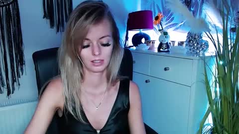 Snapshot of valerieluvsugar chatting on 02/20/25, 05:51 Valerie online show from 02/20/25, 05:51