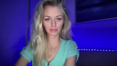 Snapshot of valerieluvsugar chatting on 10/13/25, 08:42 Valerie online show from 10/13/25, 08:42