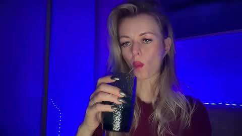 Snapshot of valerieluvsugar chatting on 02/13/26, 04:14 Valerie online show from 02/13/26, 04:14