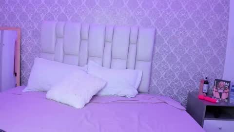 valeriesaint online show from 03/25/26, 10:49