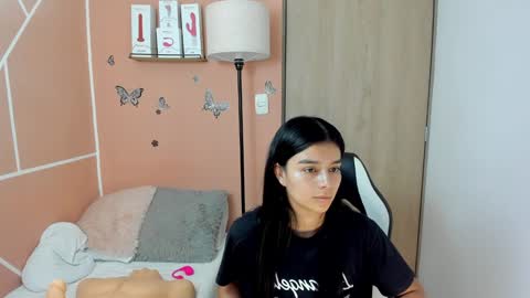 Snapshot of valerihouse chatting on 12/24/24, 08:16 Juli C online show from 12/24/24, 08:16