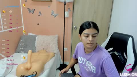 Snapshot of valerihouse chatting on 12/31/24, 08:34 Juli C online show from 12/31/24, 08:34