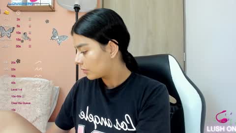 Snapshot of valerihouse chatting on 01/22/25, 09:21 Juli C online show from 01/22/25, 09:21