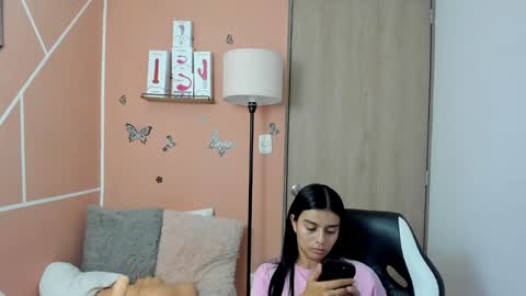 Snapshot of valerihouse chatting on 01/30/25, 10:08 Juli C online show from 01/30/25, 10:08