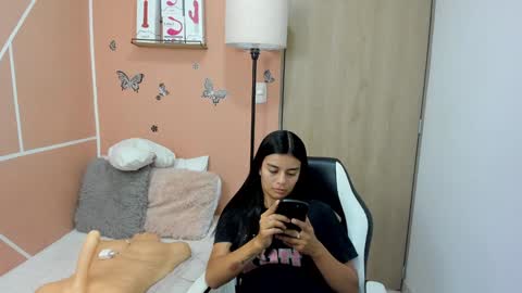 Snapshot of valerihouse chatting on 02/01/25, 08:26 Juli C online show from 02/01/25, 08:26