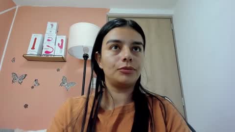 Snapshot of valerihouse chatting on 02/03/25, 10:11 Juli C online show from 02/03/25, 10:11