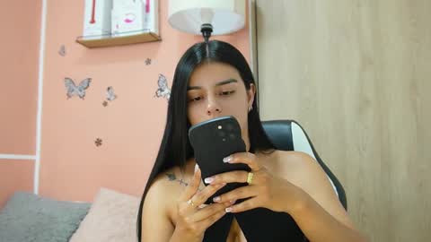 Snapshot of valerihouse chatting on 02/28/25, 07:46 Juli C online show from 02/28/25, 07:46