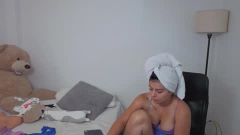 Snapshot of valerihouse chatting on 09/09/25, 10:31 Juli C online show from 09/09/25, 10:31