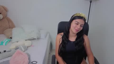 Snapshot of valerihouse chatting on 11/11/25, 12:54 Juli C online show from 11/11/25, 12:54