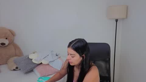 Snapshot of valerihouse chatting on 11/13/25, 11:47 Juli C online show from 11/13/25, 11:47