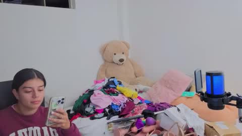 Snapshot of valerihouse chatting on 11/26/25, 12:55 Juli C online show from 11/26/25, 12:55