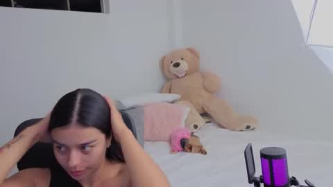 Snapshot of valerihouse chatting on 12/14/25, 12:49 Juli C online show from 12/14/25, 12:49