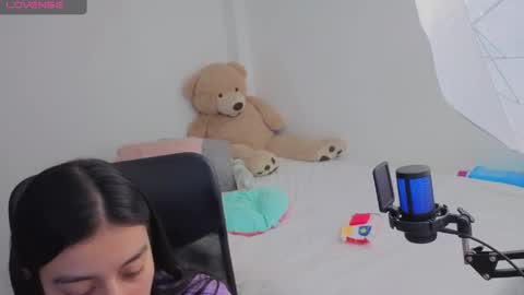 Juli C online show from 04/17/26, 01:30