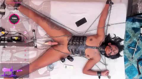 valeriix_ online show from 02/20/25, 06:46