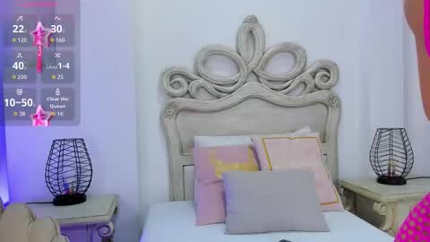 Snapshot of valerith_vega chatting on 10/14/25, 11:44   online show from 10/14/25, 11:44