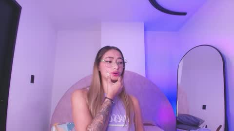 Snapshot of valery_97 chatting on 01/15/26, 03:00 Valeryn online show from 01/15/26, 03:00