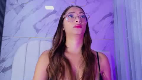 Valeryn online show from 06/17/26, 03:09