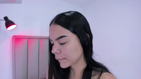 Cris  online show from 11/25/25, 03:28