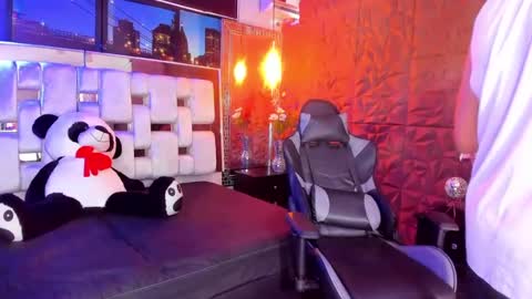 valery_and_dani online show from 01/31/25, 11:45