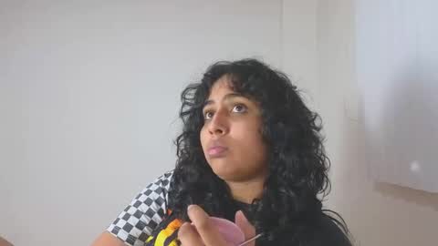 valery_lovex_ online show from 12/15/25, 11:42