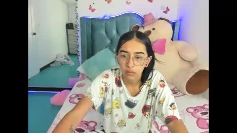 Snapshot of valery_taylor_1 chatting on 04/09/26, 02:22 valery online show from 04/09/26, 02:22