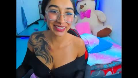 Snapshot of valery_taylor_1 chatting on 04/17/26, 02:47 valery online show from 04/17/26, 02:47