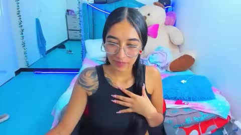 Snapshot of valery_taylor_1 chatting on 04/18/26, 02:04 valery online show from 04/18/26, 02:04