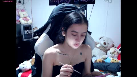 Snapshot of valerybaker1 chatting on 10/27/25, 11:36 B V Naughty online show from 10/27/25, 11:36