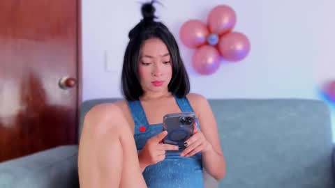 Snapshot of valerycolins chatting on 11/28/25, 01:25 call me Maria online show from 11/28/25, 01:25