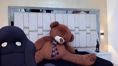 valerycooper23 online show from 02/19/26, 09:22