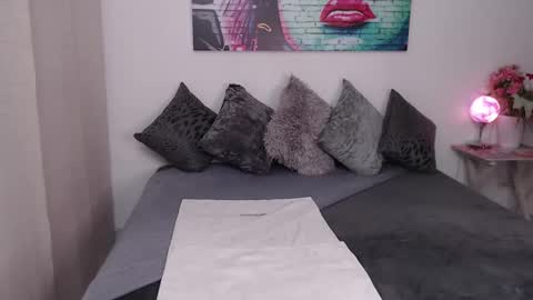 Valery Rivas online show from 09/23/25, 08:23