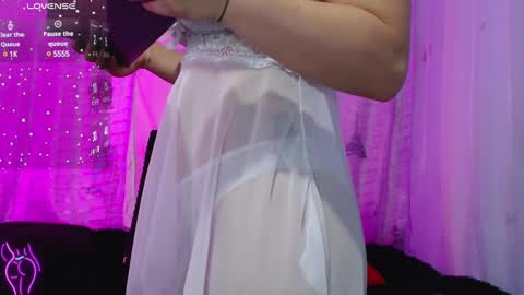 Snapshot of valerysnow_ chatting on 01/30/25, 11:34 Valery online show from 01/30/25, 11:34